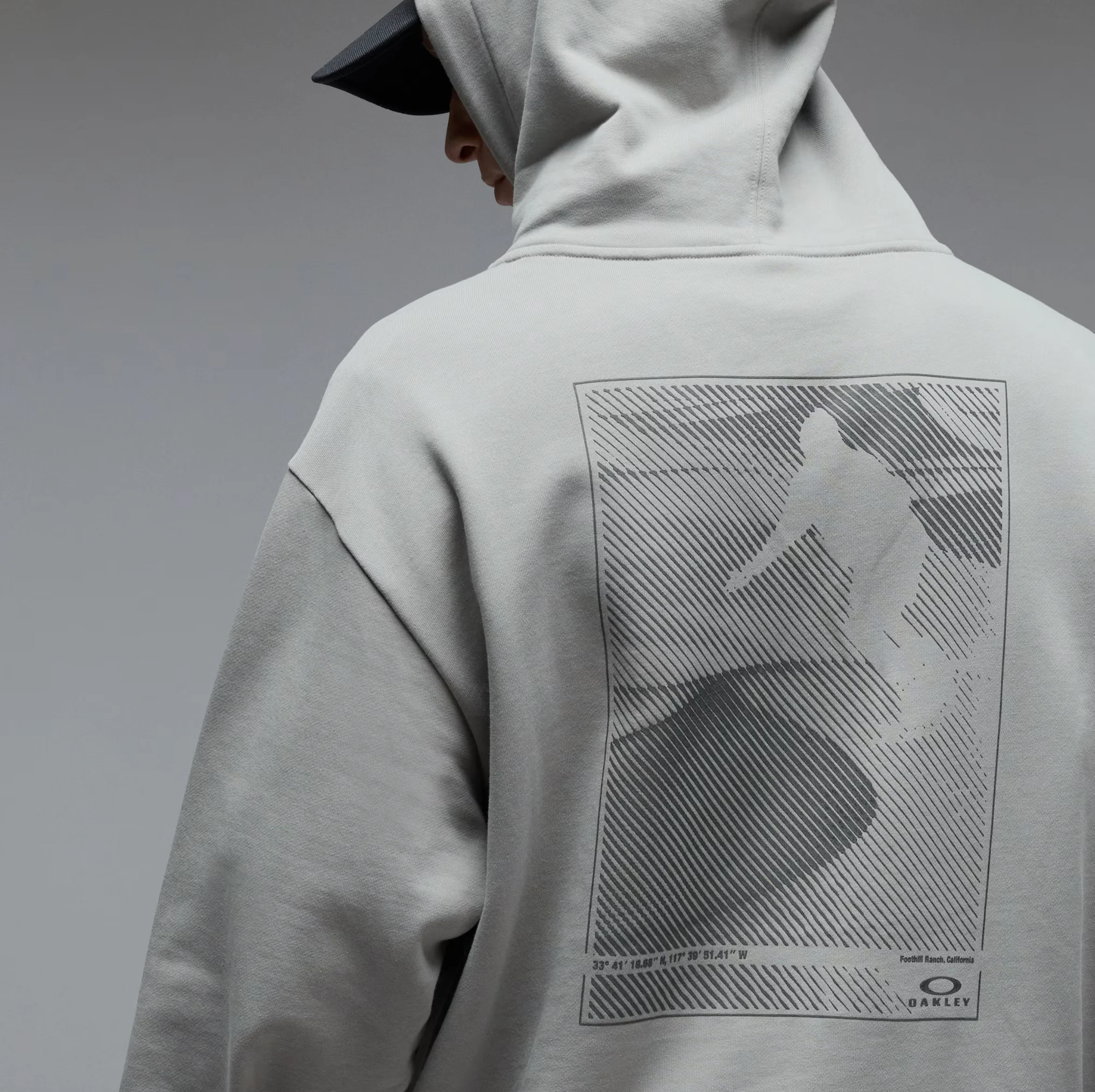 OAKLEY Sandboard Hoodie cement grey - Image 5