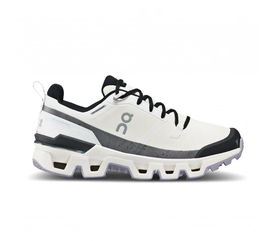 ON Cloudwander Waterproof W white/black shoes - Image 2