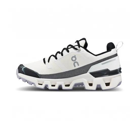 ON Cloudwander Waterproof W white/black shoes - Image 4