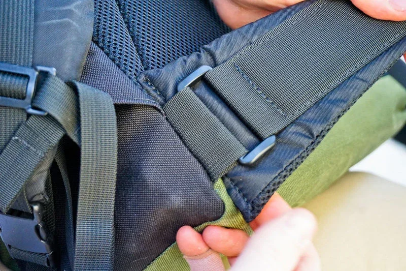 Road Runner Bags Padded Waist Straps for Large Backpacks - Image 3