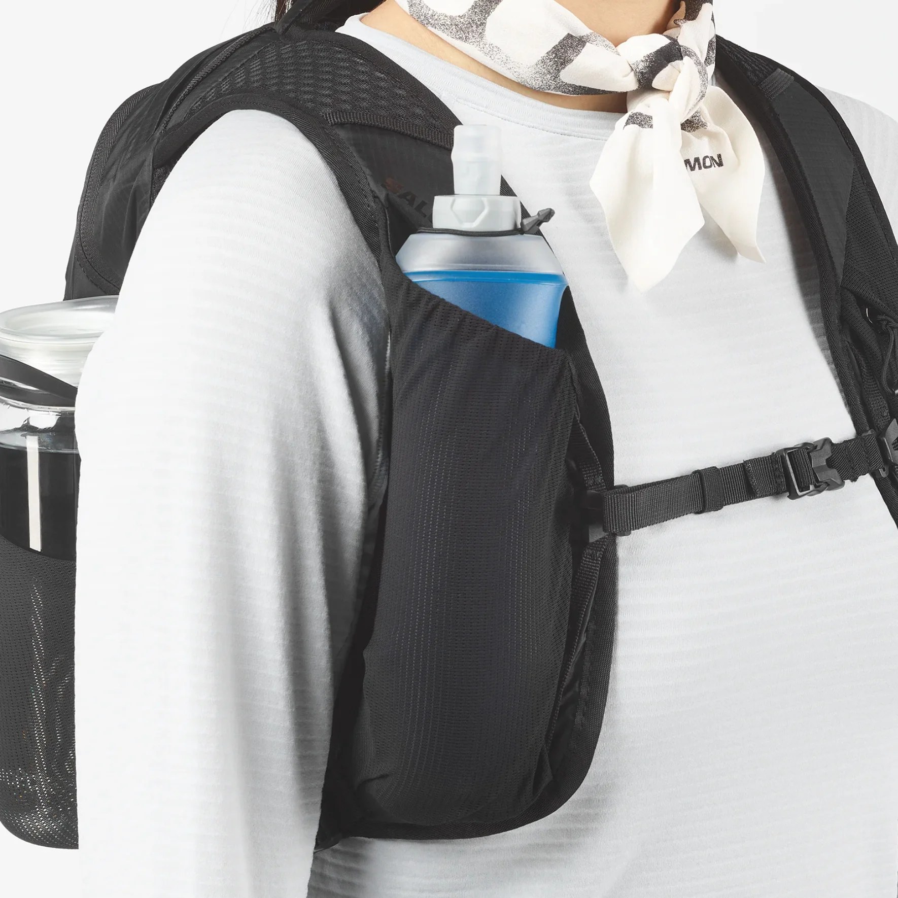 SALOMON XT 10 black backpack - Image 11