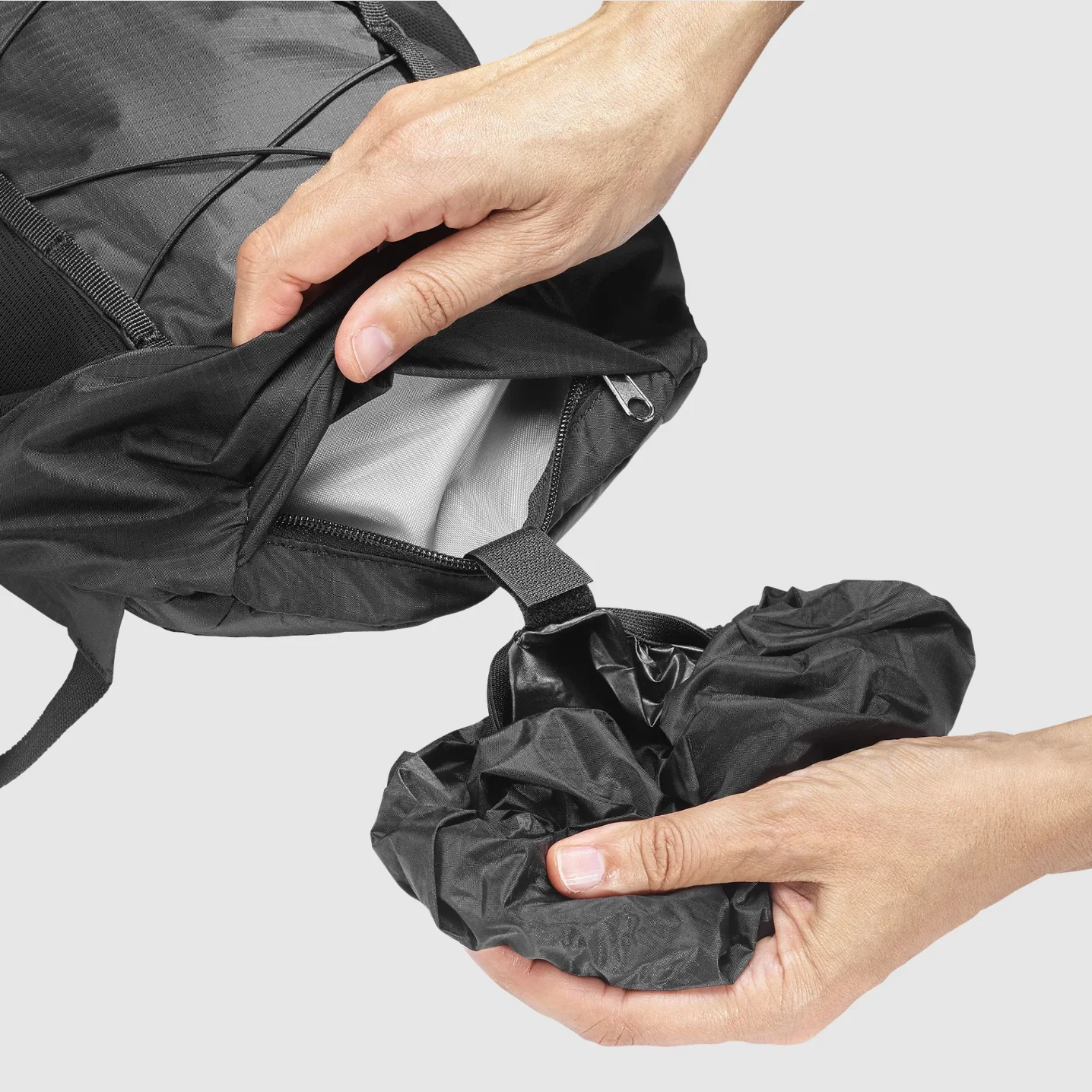 SALOMON XT 10 black backpack - Image 5