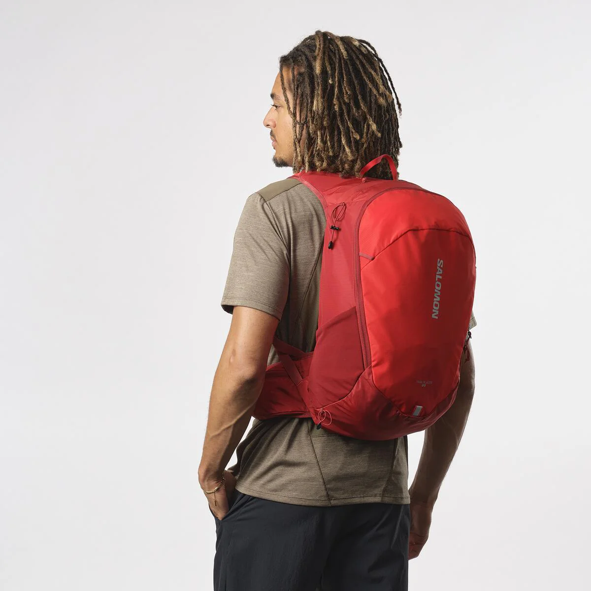 SALOMON Trailblazer 30 bright red backpack - Image 3