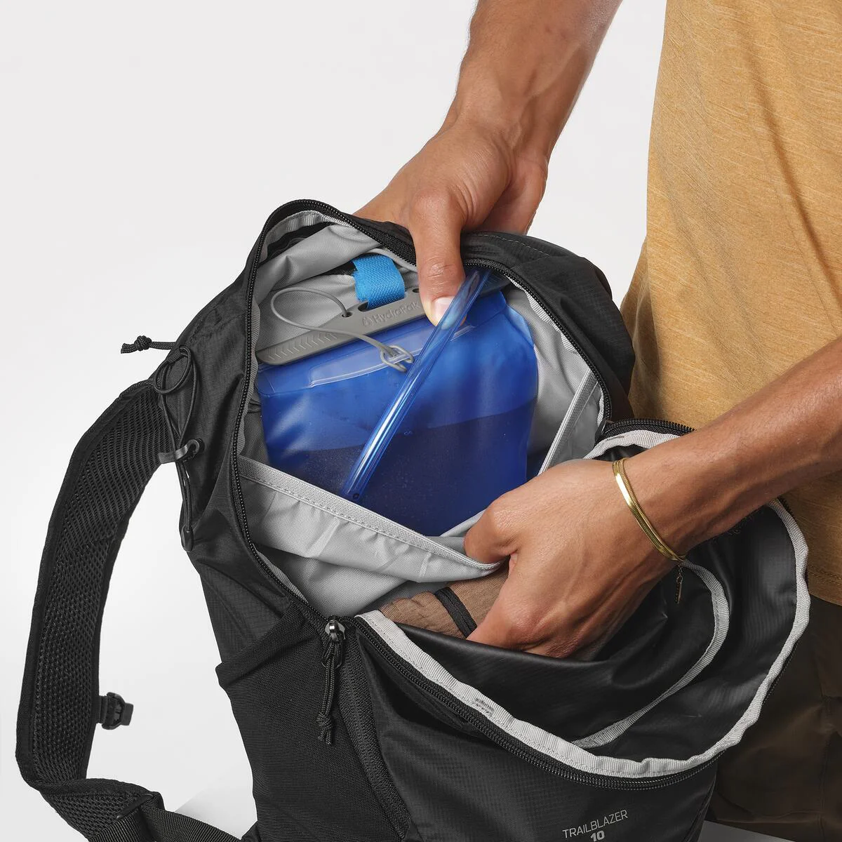 SALOMON Trailblazer 30 dark blue backpack - Image 5
