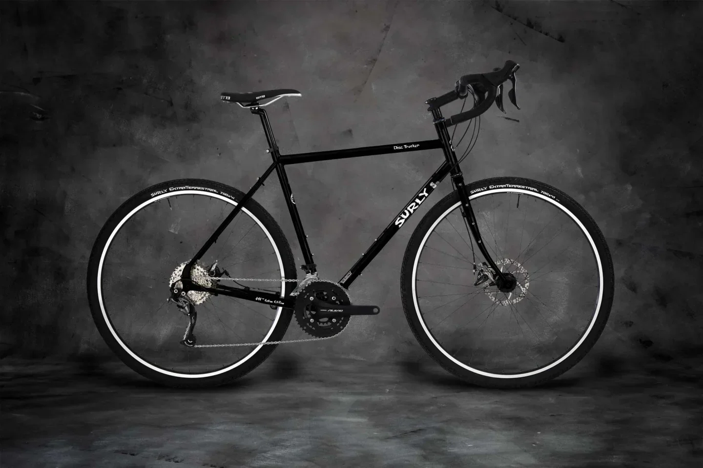 Surly Disc Trucker Touring Bike 700C - Image 2