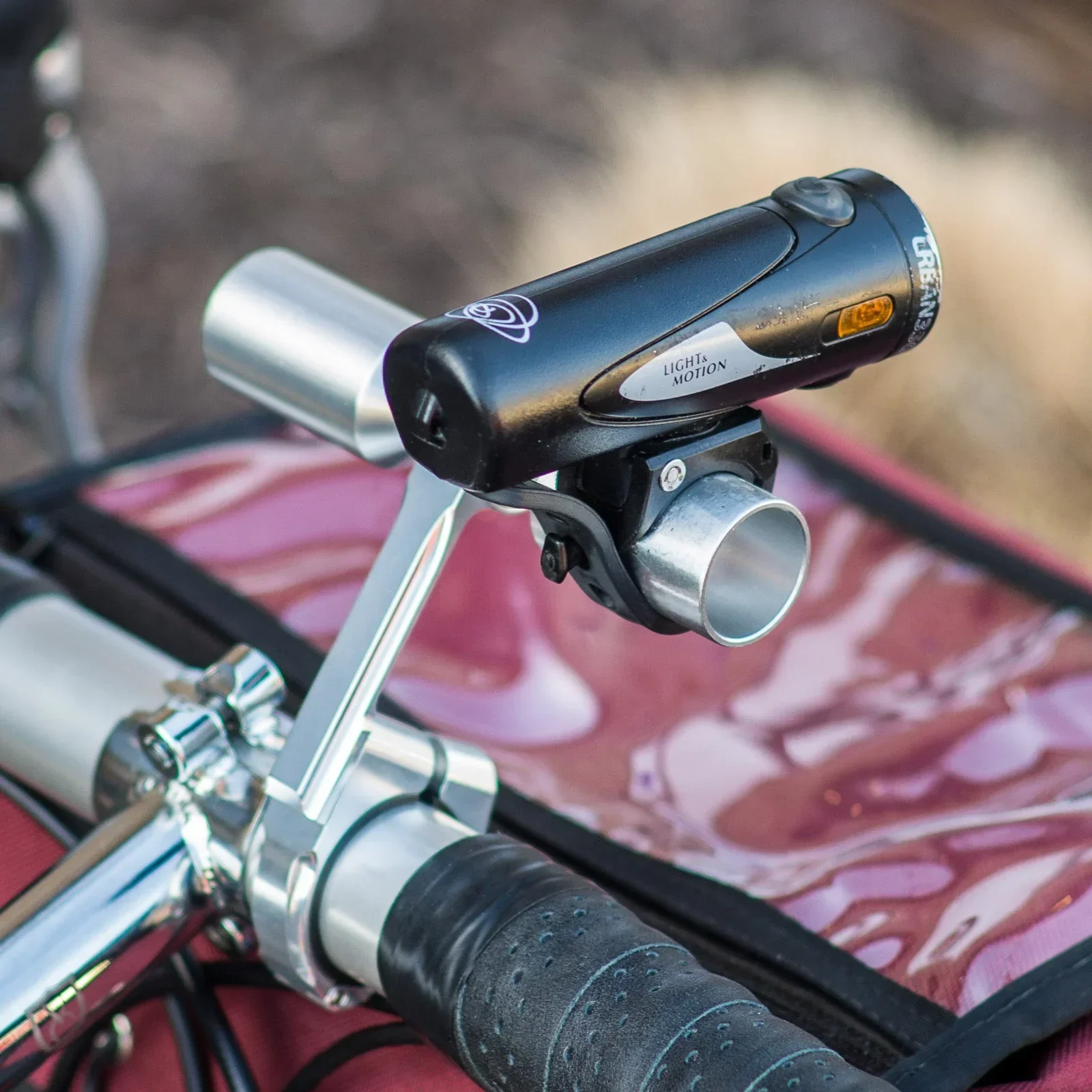 Velo Orange Handlebar Accessory Mount - Image 4